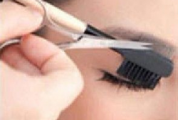 怎么把眉毛剪短视频,轻松掌握眉毛修剪技巧